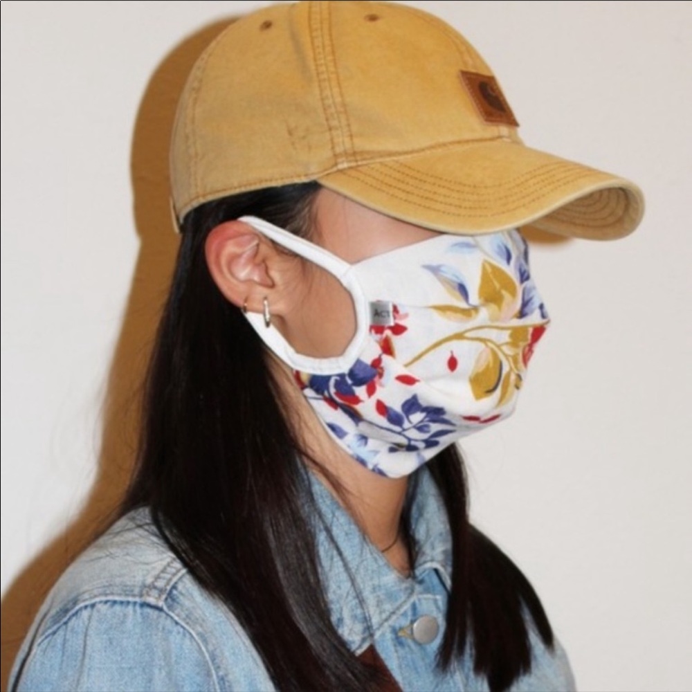 Made in USA Floral Face Mask - Picture 3 of 7